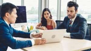 Financial Advisors in Dubai: How to Choose the Right One For You